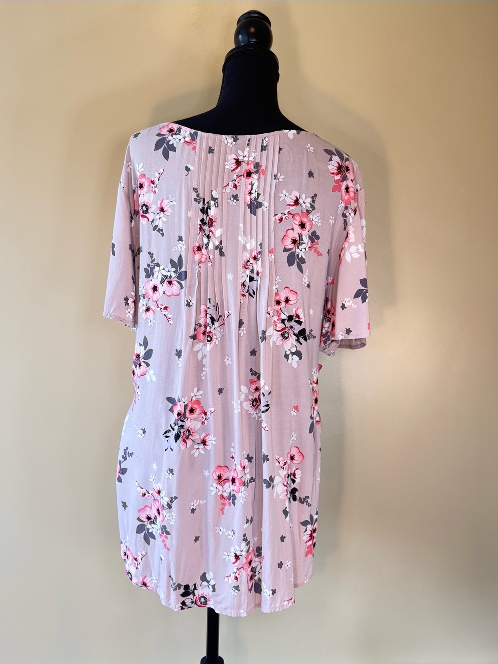 Torrid Floral Flutter Sleeve V-Neck Button Blouse Top Tan Pink Plus Size 3 - Picture 3 of 11